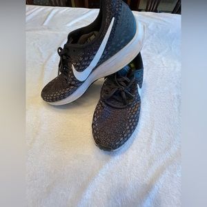 Women’s Nike Pegasus Zoom size 11 sneakers
